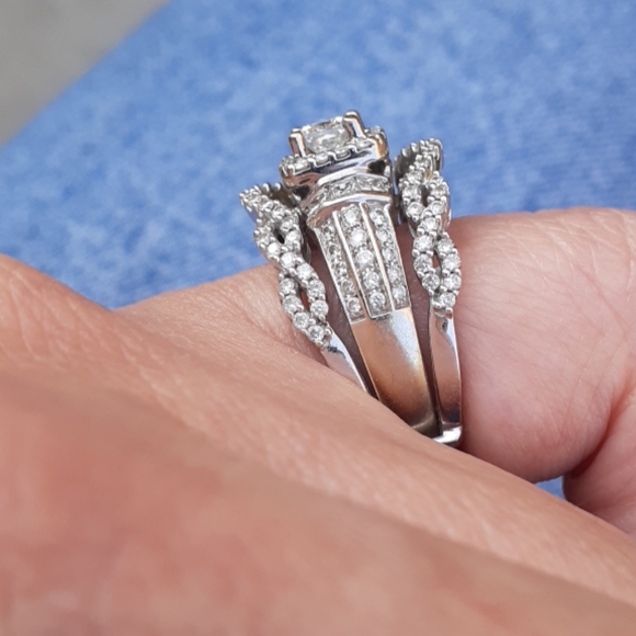 Elegant 14k white gold natural Diamond Ring Set - Picture 4 of 8